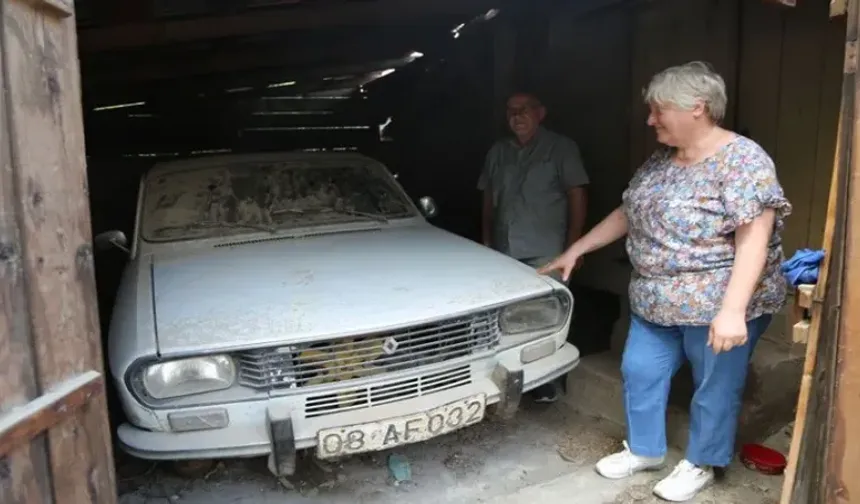 Otomobili 36 yıl garajda sakladı